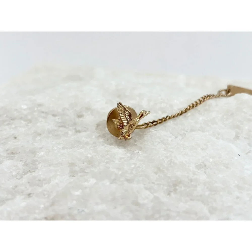 Vintage Bird Themed Men's Gold Tone Tie Tack / Pin / clip with Chain - Picture 4 of 8